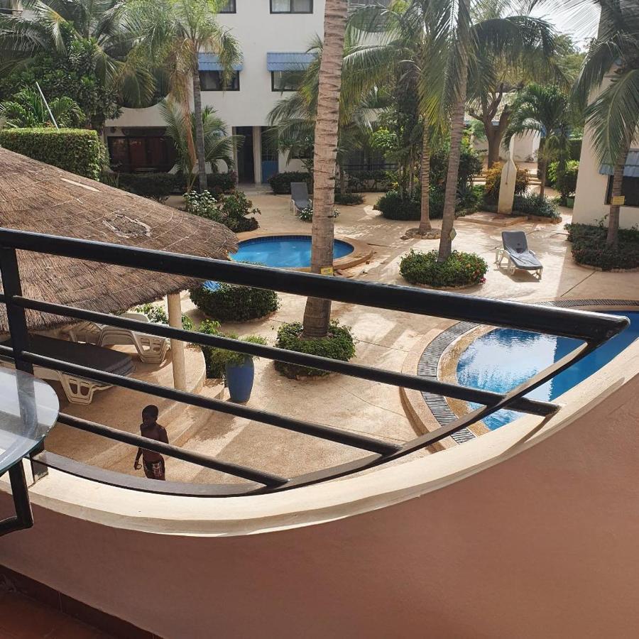 Superbe Appartement Avec Piscine, Proche Centre Ville, Restaurant, Mer Saly Bagian luar foto