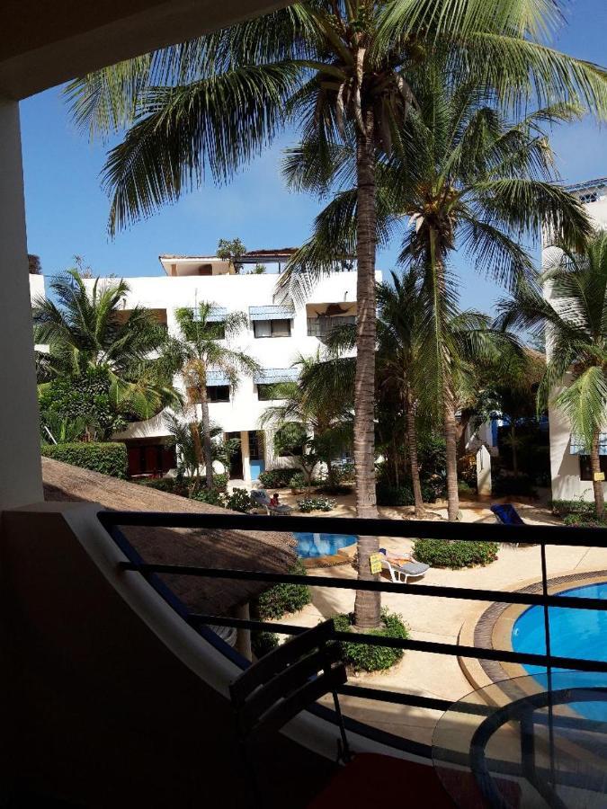 Superbe Appartement Avec Piscine, Proche Centre Ville, Restaurant, Mer Saly Bagian luar foto